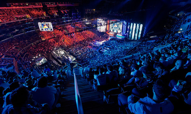 无畏契约巴黎冠军赛小组赛首轮：FNC战队强势横扫，大B老师状态回春展现完美团队配合